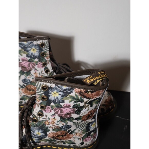 New Dr Martens 1460 English Garden Lace Up Boots White Leather Floral Sz 9 Women - Picture 8 of 9